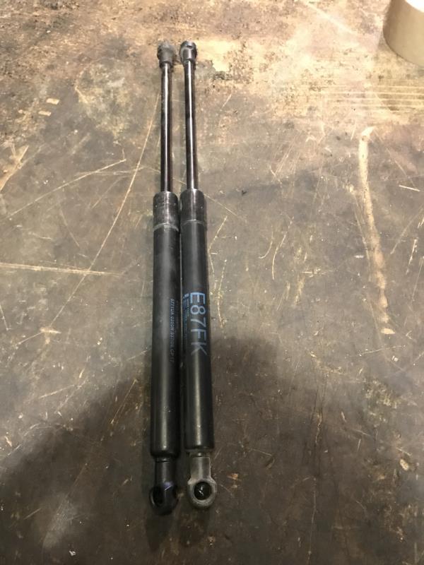 Verin de capot BMW SERIE 1 E87 PHASE 2 Diesel - 1