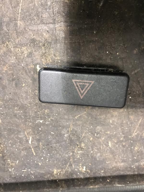 Bouton de warning BMW SERIE 3 E36 Essence - 1