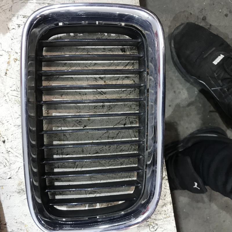 Grille de calandre droite BMW SERIE 3 (E36)  - 1