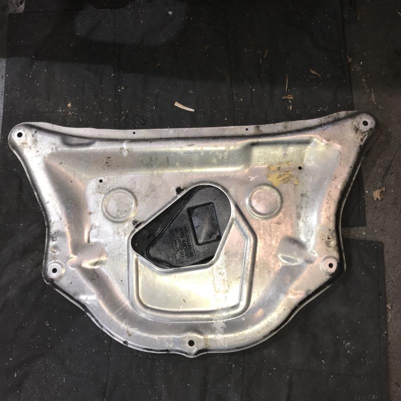 Cache sous moteur BMW SERIE 7 E65  - 1