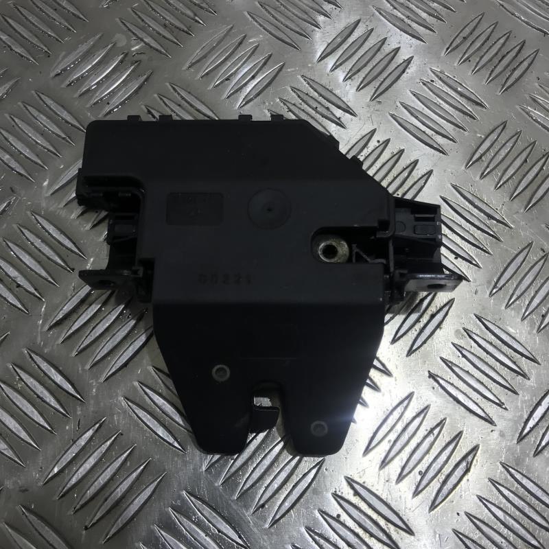 Serrure de coffre BMW SERIE 1 E81  - 1