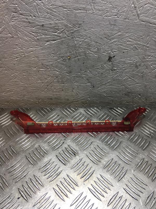 Feu arriere stop central BMW SERIE 1 E87 PHASE 1 Essence - 1