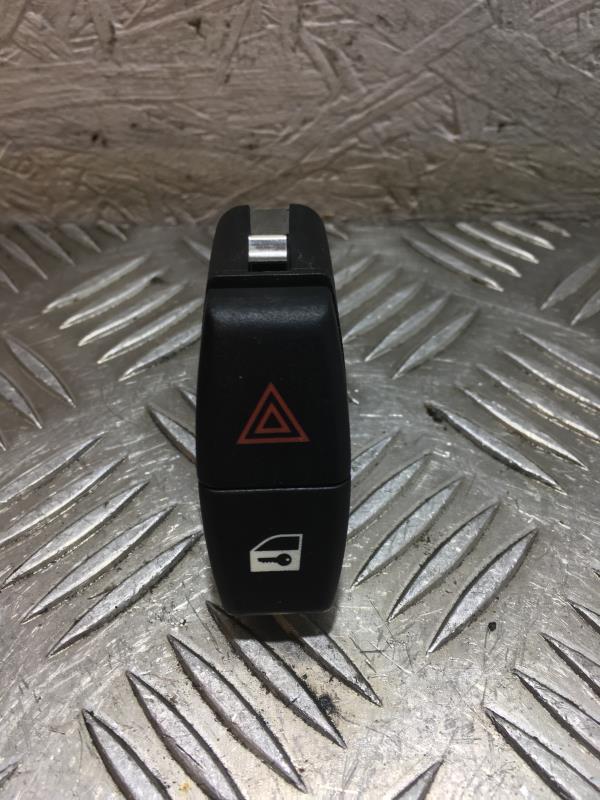 Bouton de warning BMW SERIE 5 E60 PHASE 2 Diesel - 1