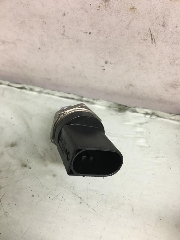 Capteur de pression de rampe injection BMW SERIE 1 E81  - 1