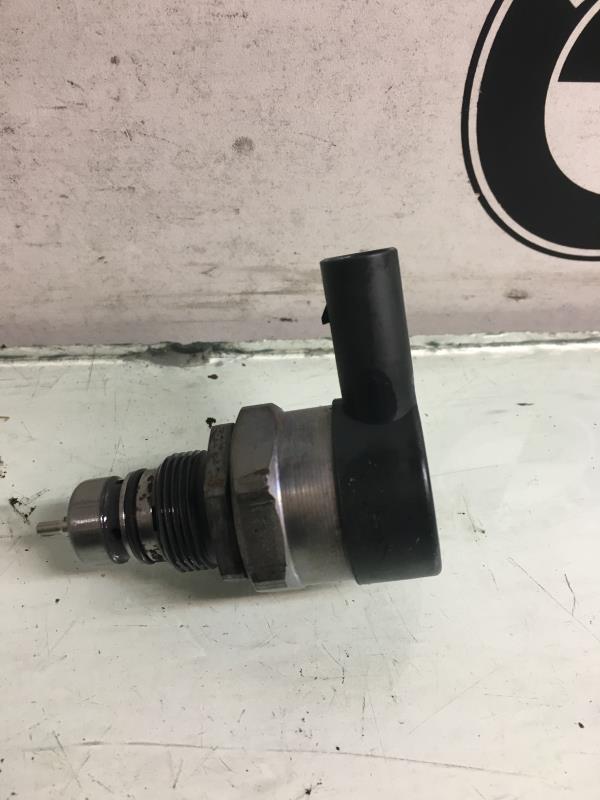 Capteur de pression de rampe injection BMW X1 E84 PHASE 1  - 1