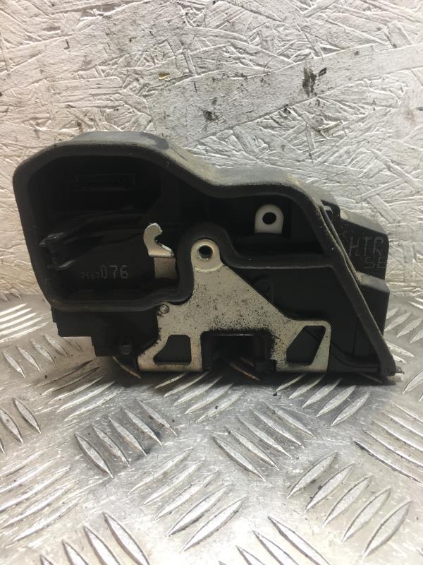 Serrure arriere droit BMW X3 E83 PHASE 1 Diesel - 1