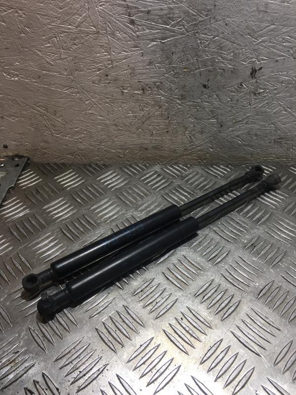Verin de capot BMW SERIE 3 E46 COMPACT PHASE 1 Essence - 1