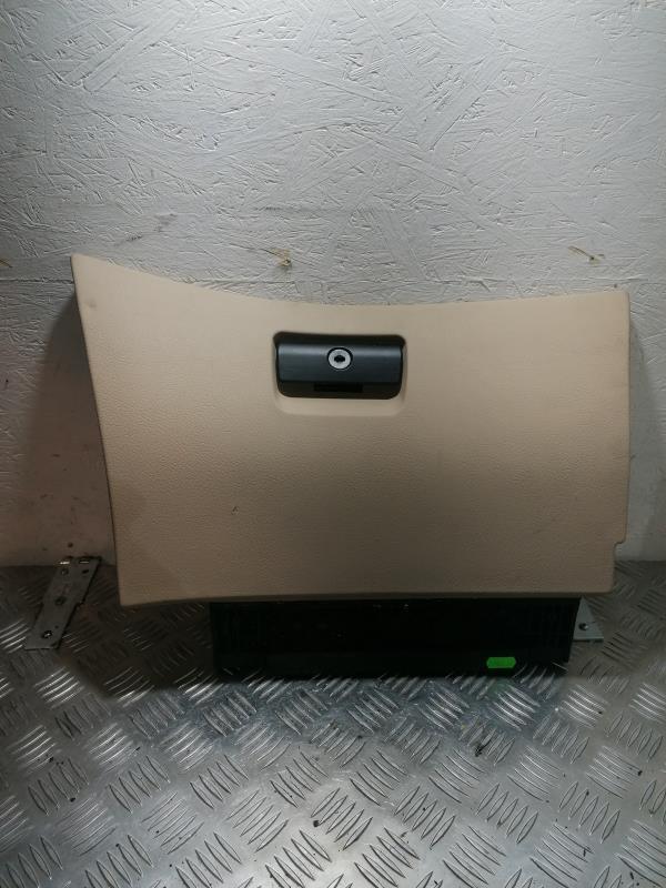 Boite a gants BMW SERIE 3 E46 PHASE 1 Essence - 1