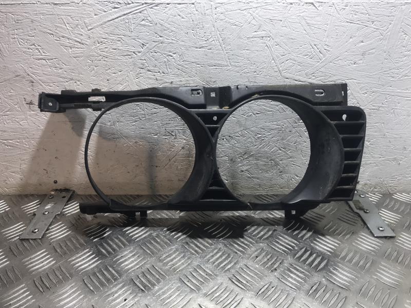 Grille de calandre gauche BMW SERIE 5 E34 TOURING BREAK Diesel - 1
