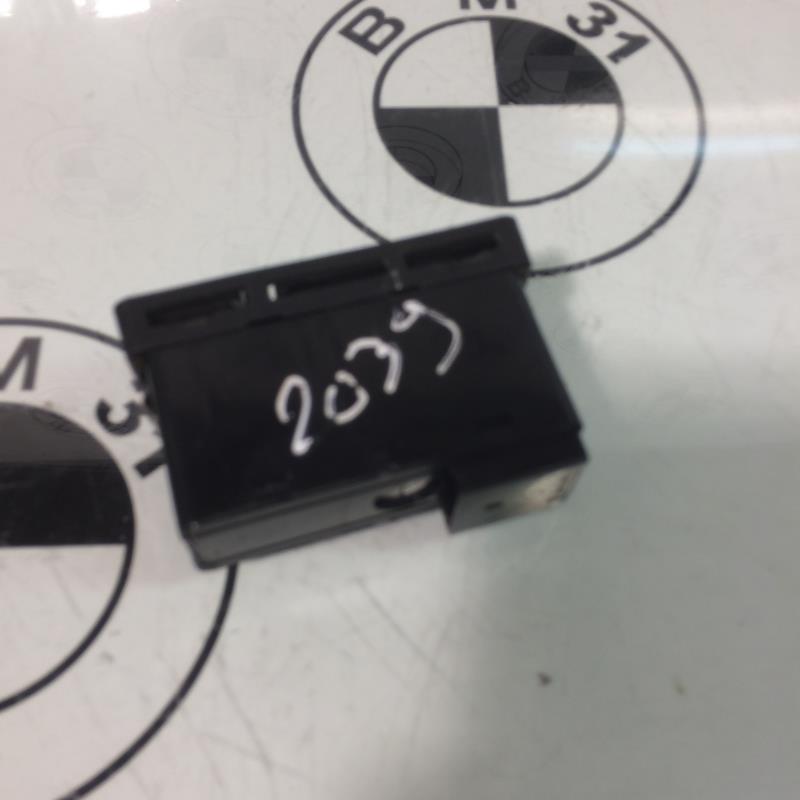 Bouton de warning BMW SERIE 3 E46 COUPE PHASE 2 Diesel - 1