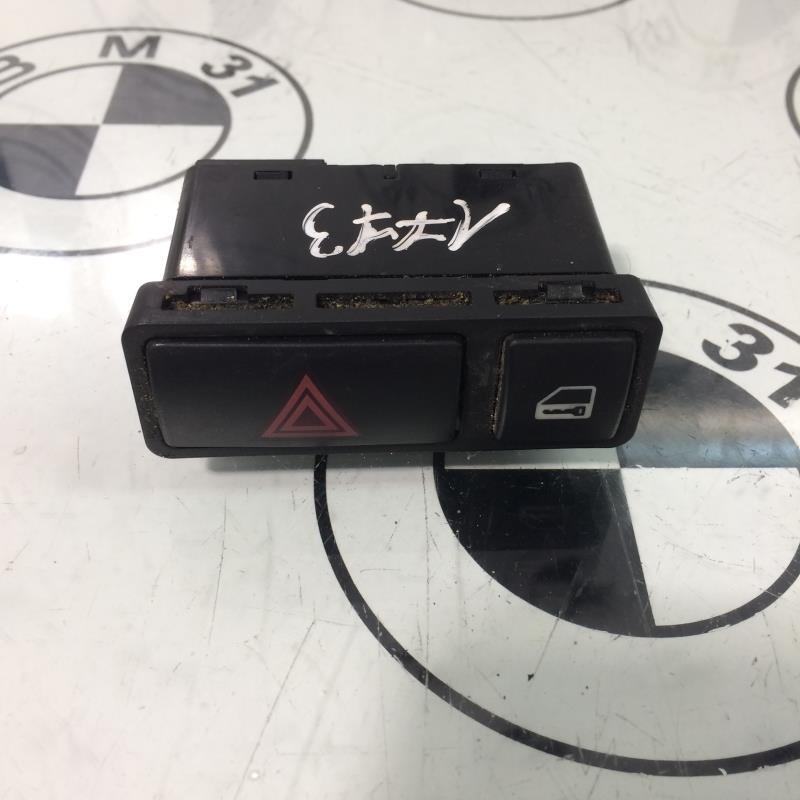 Bouton de warning BMW SERIE 3 E46 PHASE 2 Essence - 1