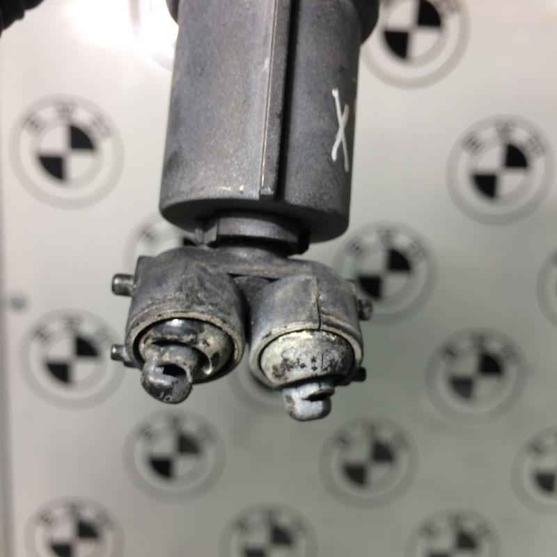 Gicleur lave glace BMW X3 E83 PHASE 2  - 1
