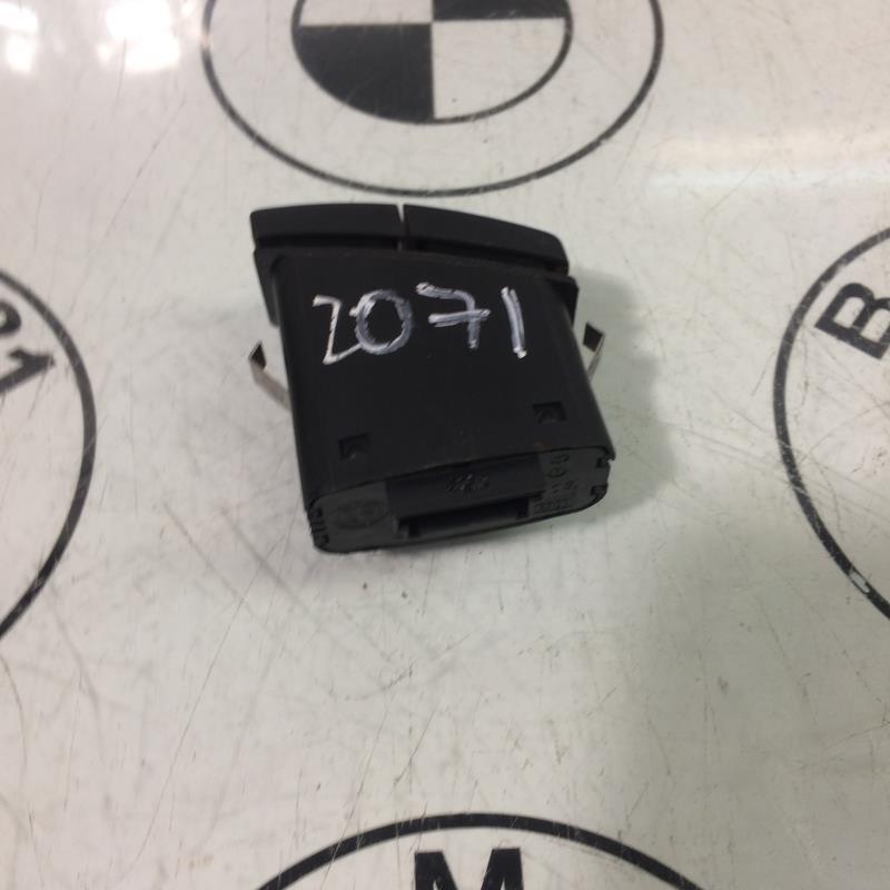 Bouton de warning BMW X3 E83 PHASE 1 Essence - 1
