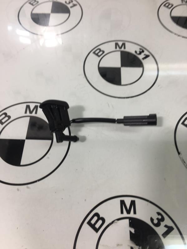 Gicleur lave glace BMW X3 E83 PHASE 1  - 1
