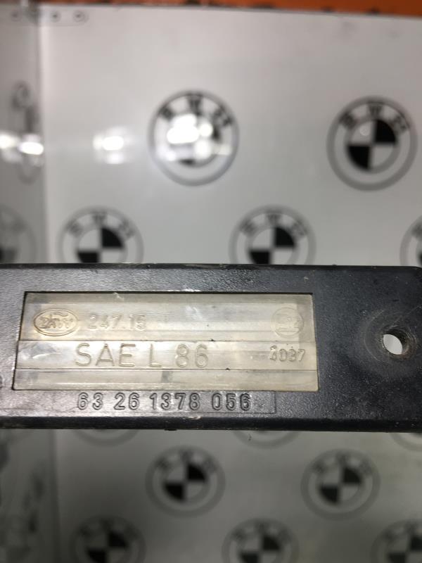 Eclairage de plaque BMW SERIE 7 E32  - 1