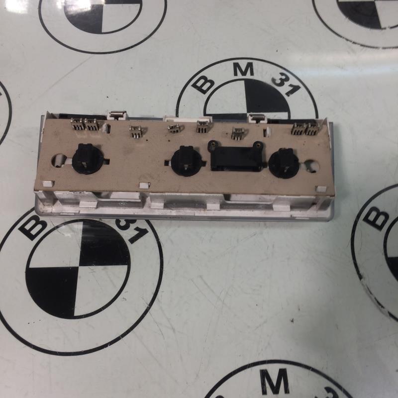 Eclairage de plafonnier BMW SERIE 5 E61 TOURING PHASE 1 BREAK Diesel - 1