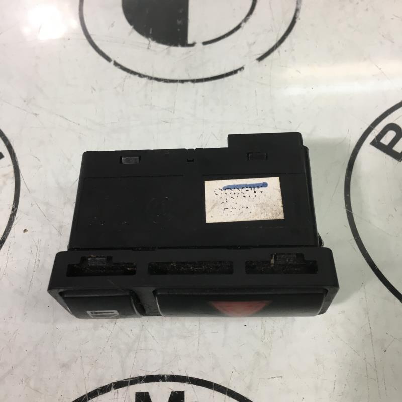 Bouton de warning BMW SERIE 3 E46 PHASE 1  - 1