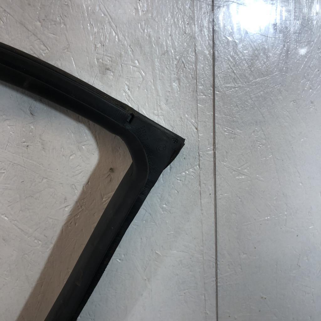 Joint de porte avant droite MINI MINI 2 R56 PHASE 1 Essence - 1