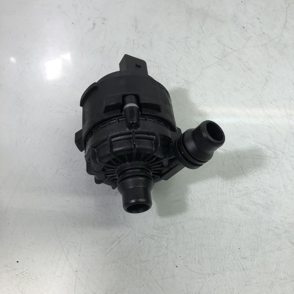 Pompe à eau BMW X1 U11  - 1
