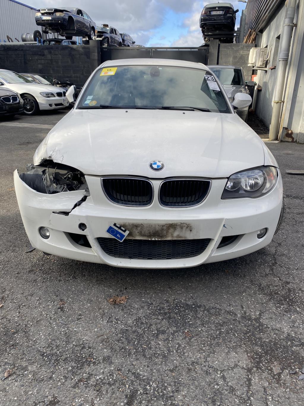 Grille de calandre droite BMW SERIE 1 E81 Diesel - 1
