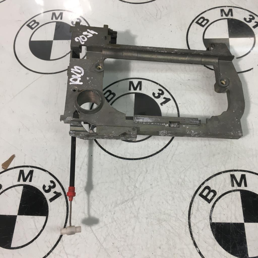Support poignee porte avant droite BMW SERIE 5 E39 PHASE 1 Diesel - 1