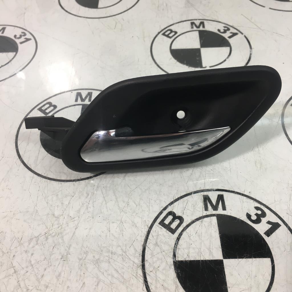 Poignee interieur arriere gauche BMW SERIE 5 E39  - 1