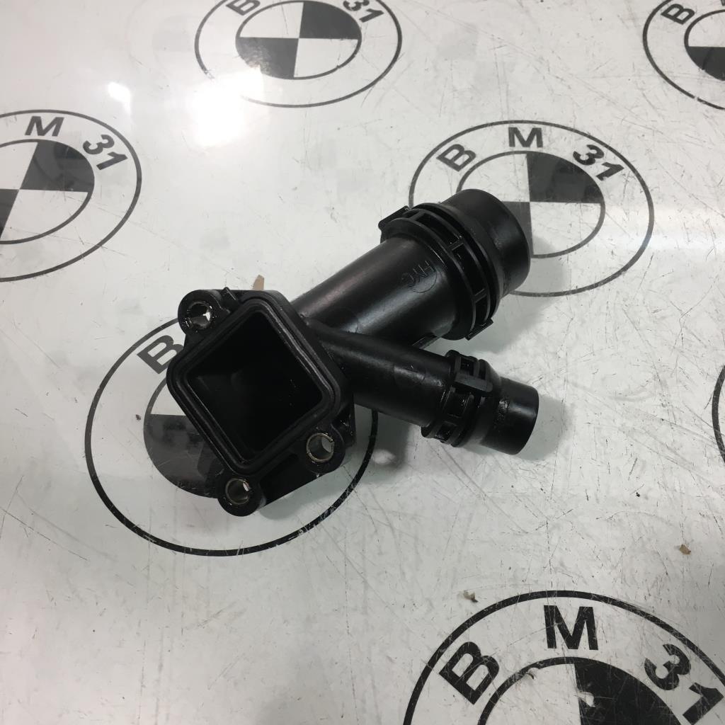 Boitier eau BMW X5 E53  - 1