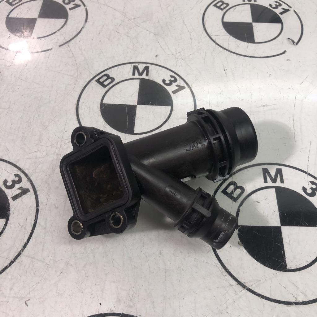 Boitier eau BMW X3 E83 PHASE 1  - 1