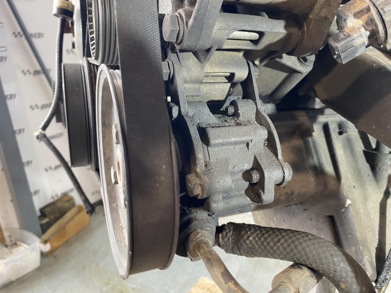 Pompe de direction BMW SERIE 3 E46 PHASE 1 Essence - 1