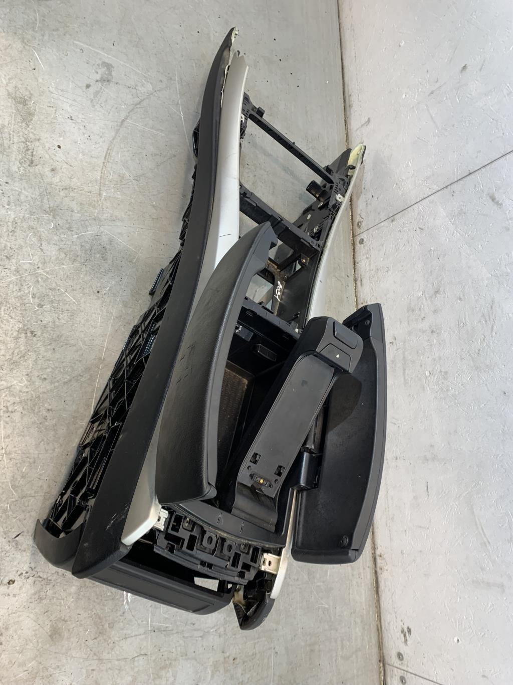 Accoudoir BMW X6 E71 PHASE 2 Diesel - 1