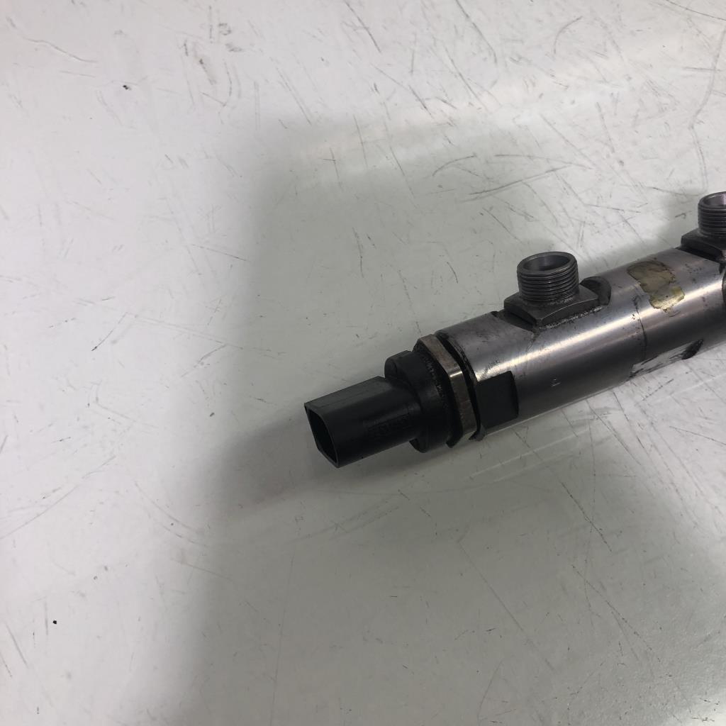 Rampe injection BMW SERIE 5 E60 PHASE 2  - 1