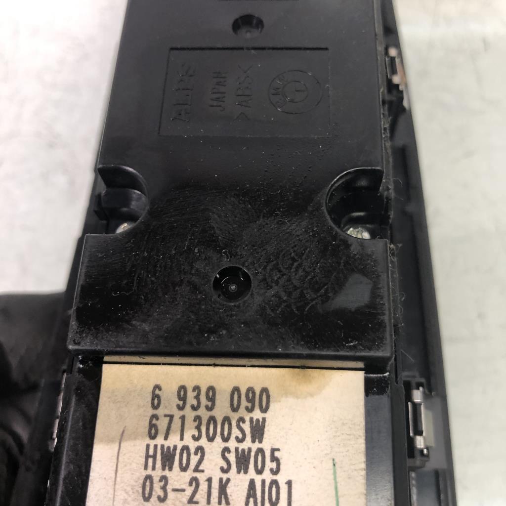 Interruttore lavacristalli anteriore sinistro BMW SERIE 5 E60 PHASE 2 Diésel - 1