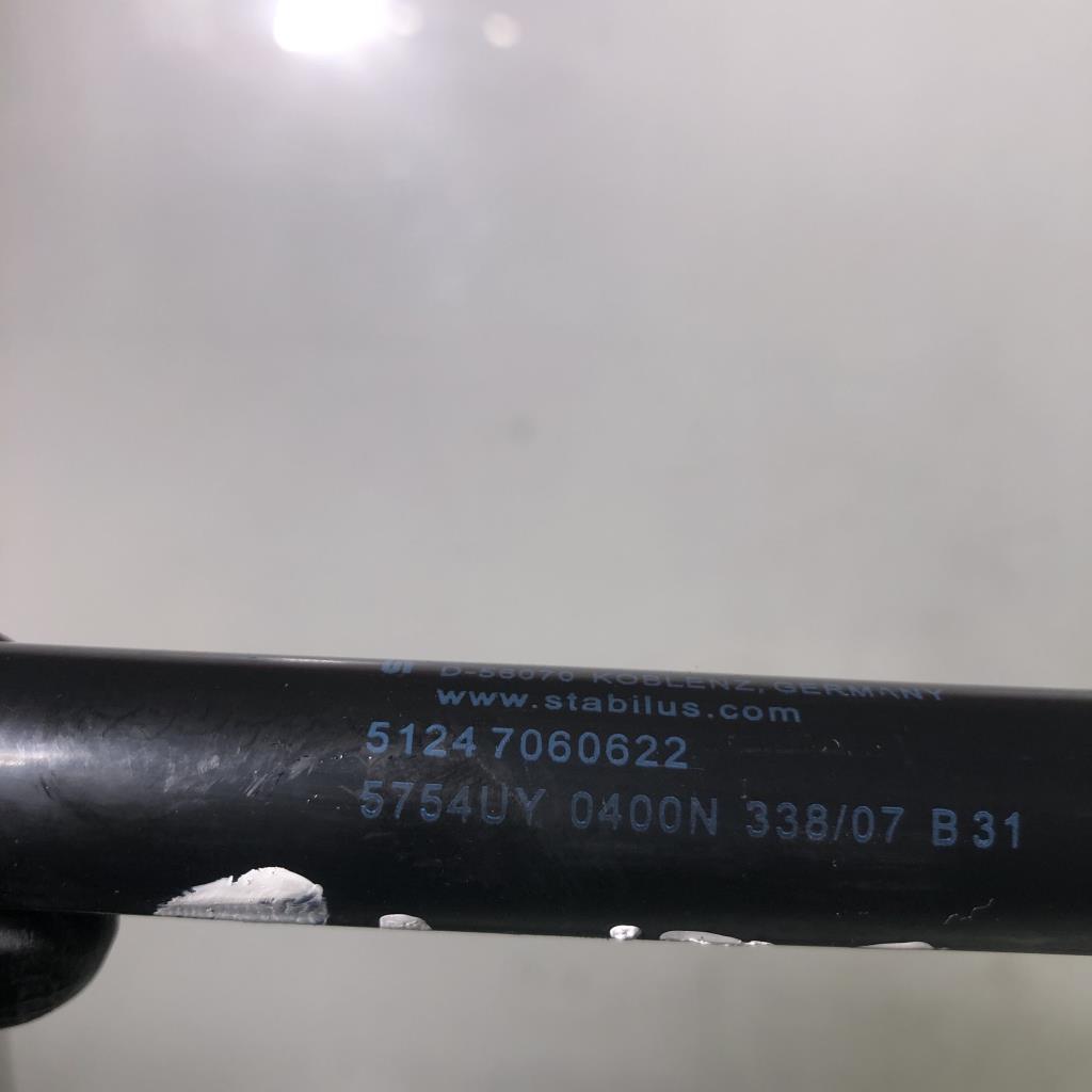 Verin de coffre BMW SERIE 1 E87 PHASE 2 Essence - 1