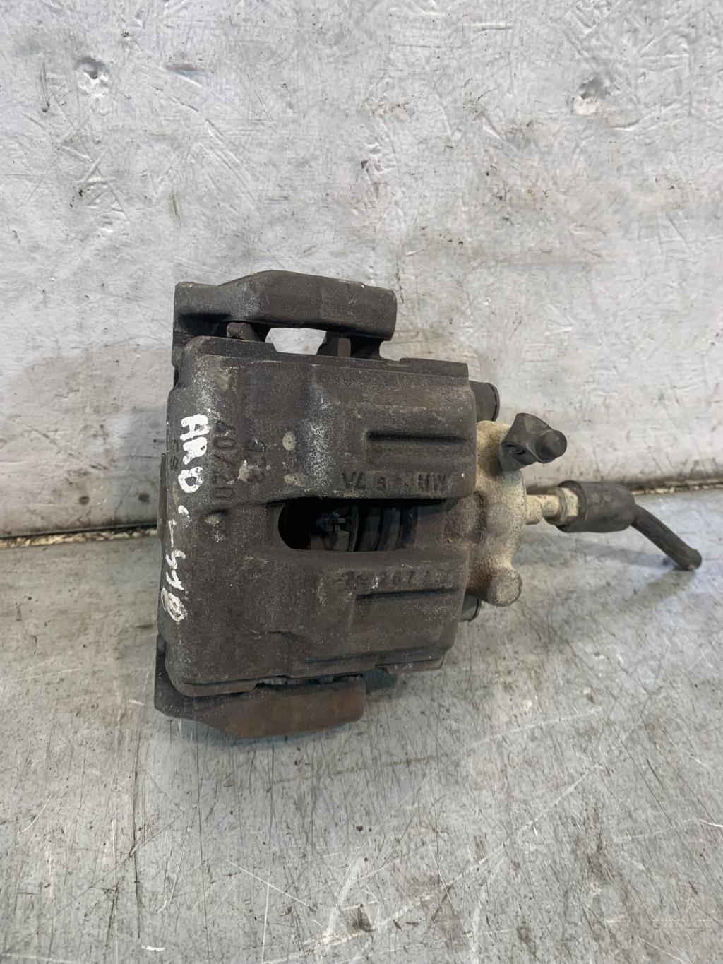 Pinza freni posteriore destra BMW SERIE 1 E87 PHASE 2 Diésel - 1