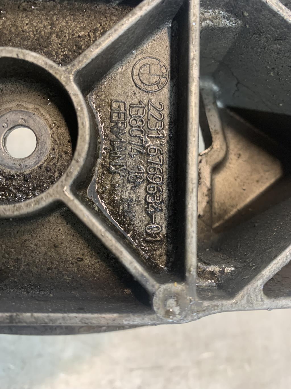 Support de boite BMW SERIE 5 E60 PHASE 2 Diesel - 1