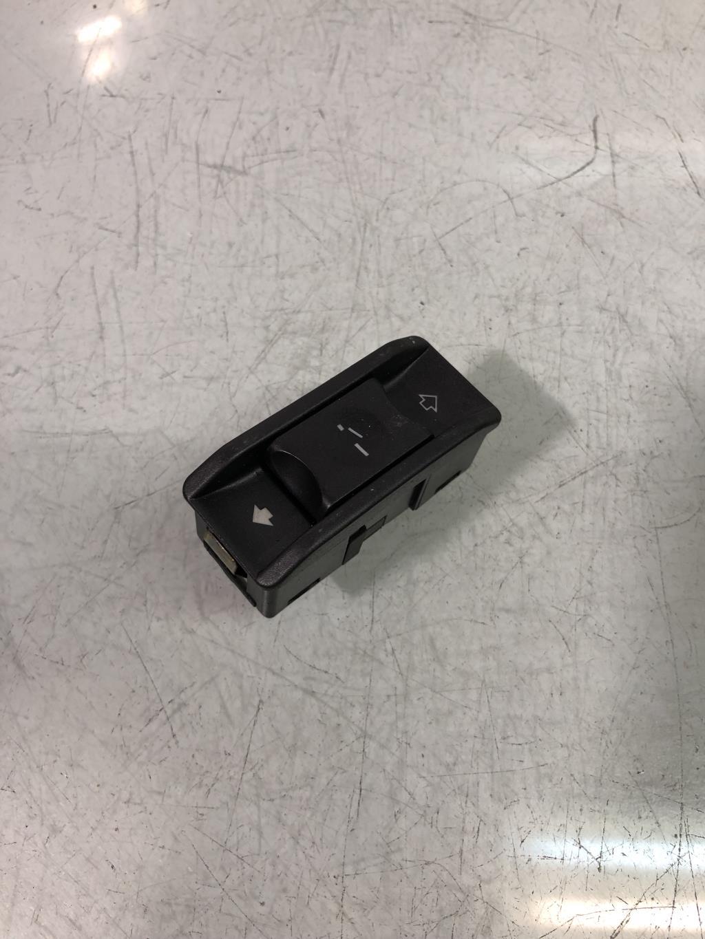 Bouton/Interrupteur BMW SERIE 7 E65 PHASE 2 Diesel - 1