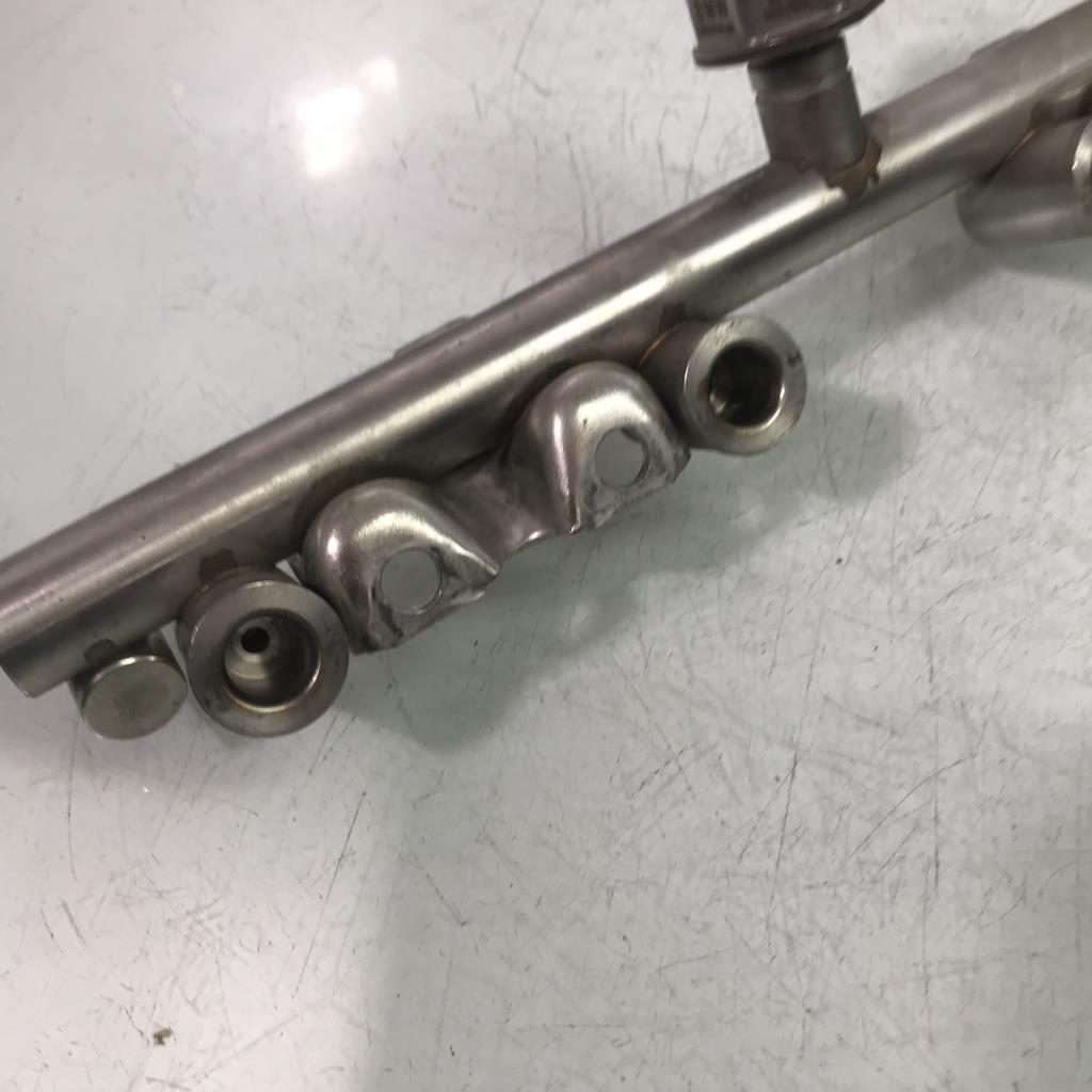 Rampe injection BMW SERIE 1 F20 PHASE 1 Essence - 1