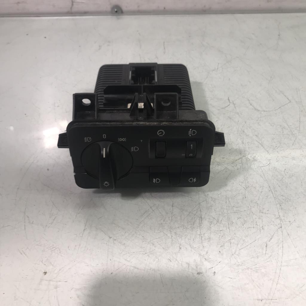 Commande de phare BMW SERIE 3 E46 PHASE 2 Essence - 1