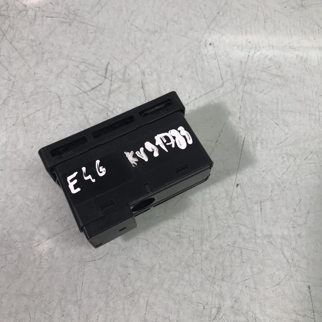 Bouton de warning BMW SERIE 3 E46 PHASE 2  - 1
