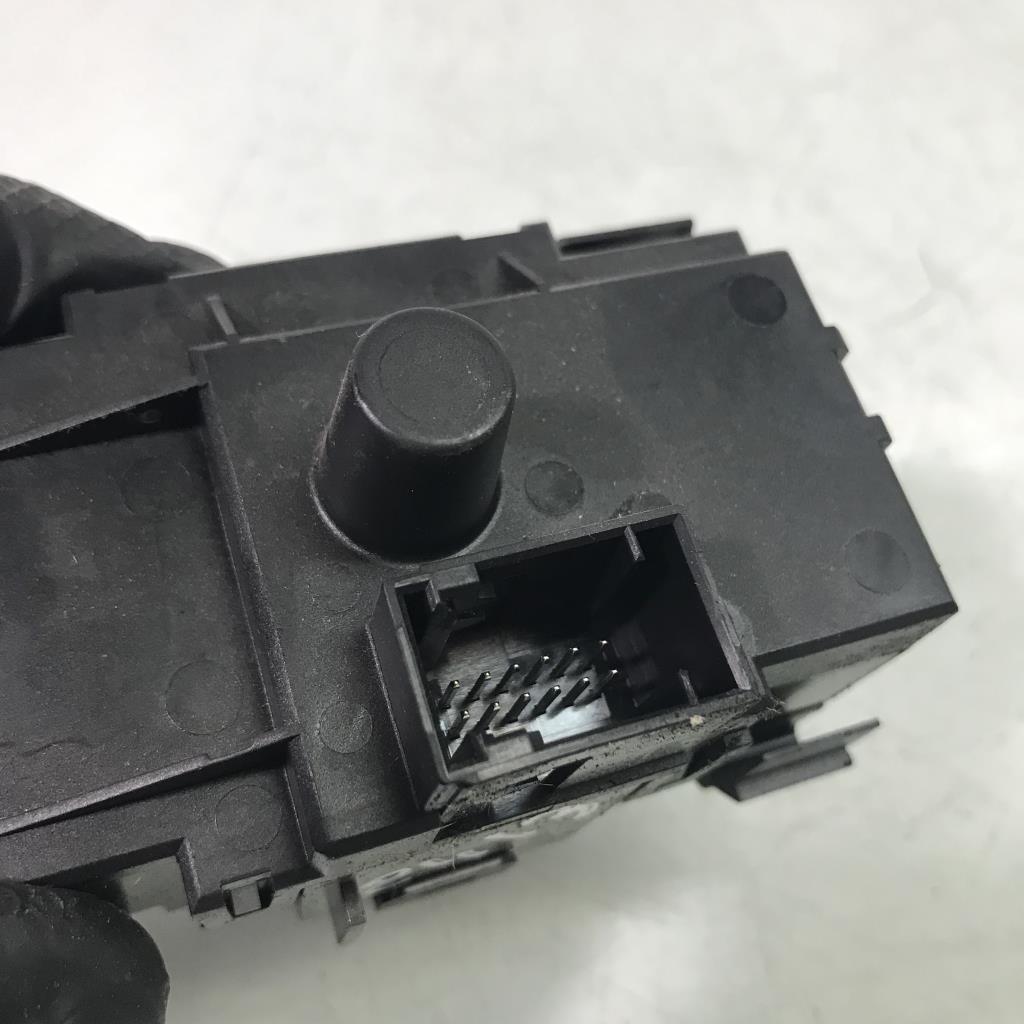 Commande de phare BMW SERIE 1 E87 PHASE 1 Diesel - 1
