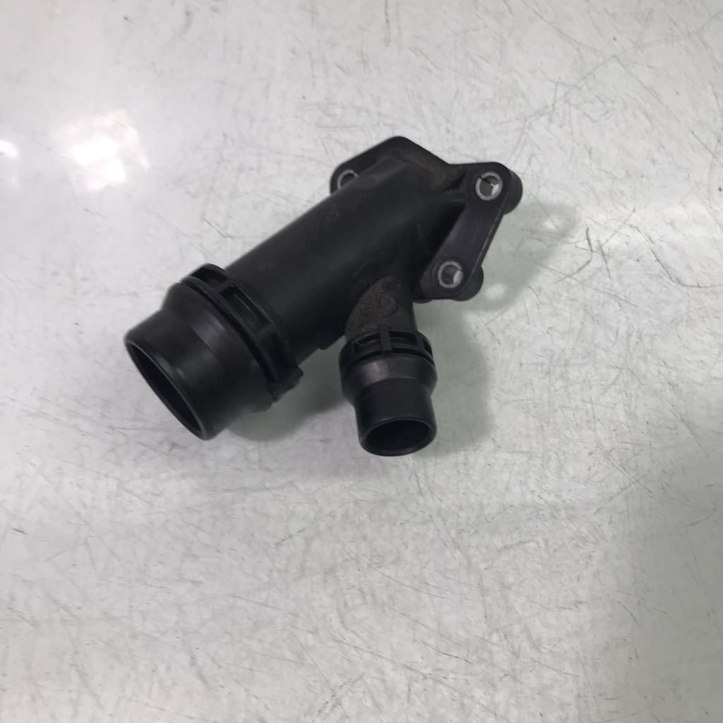 Boitier eau BMW X3 E83 PHASE 2 Diesel - 1