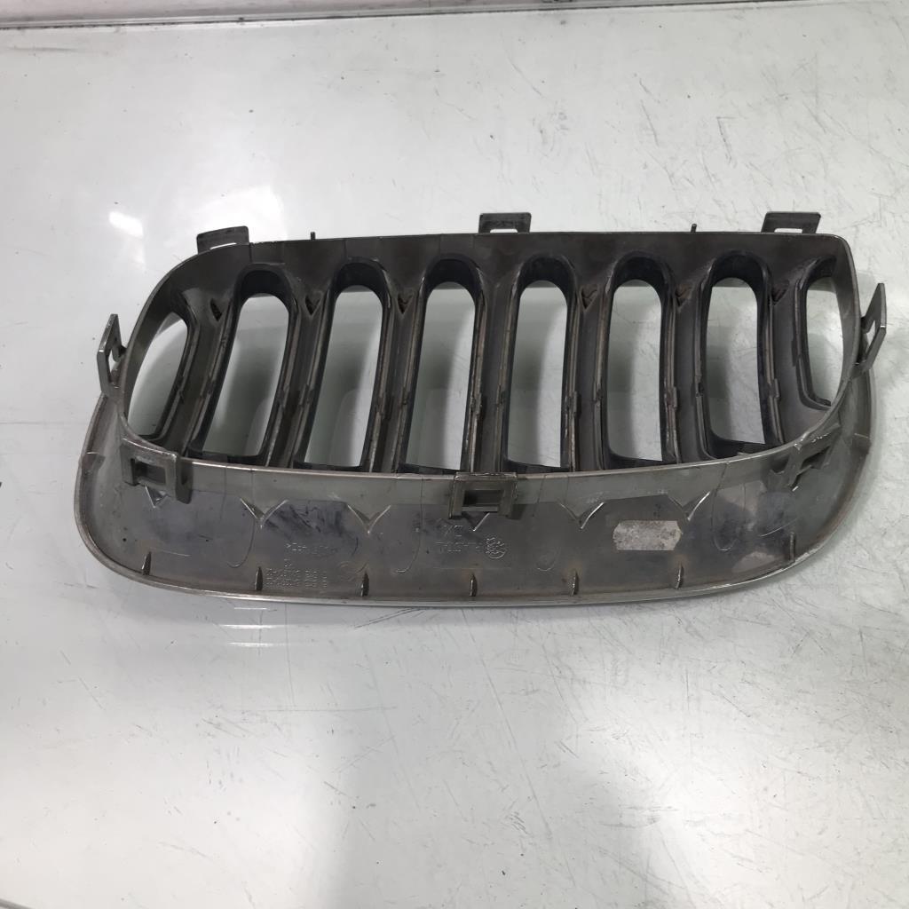 Grille de calandre droite BMW X3 E83 PHASE 1 Diesel - 1