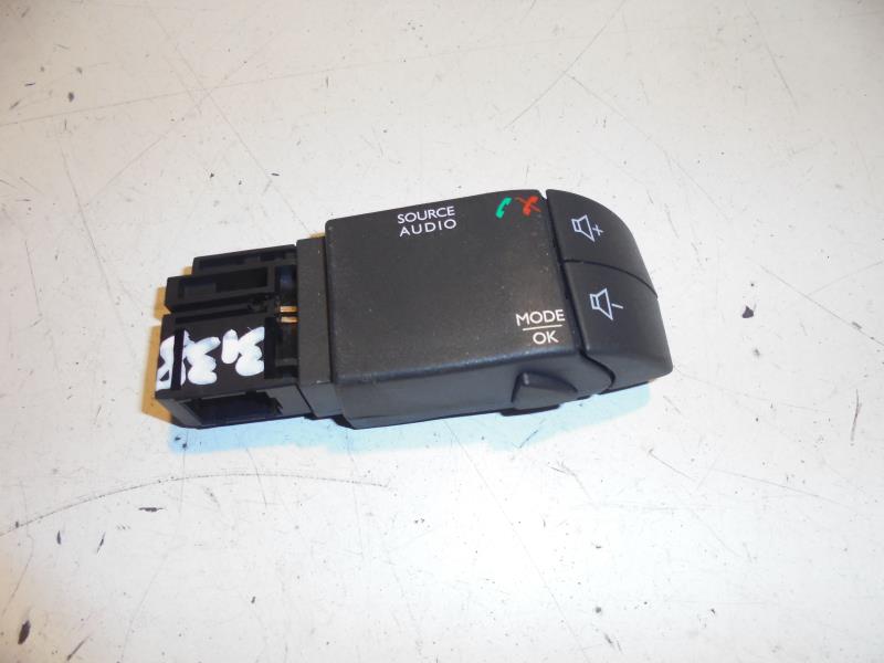 Commande autoradio RENAULT CLIO 4 PHASE 1 Diesel - 1