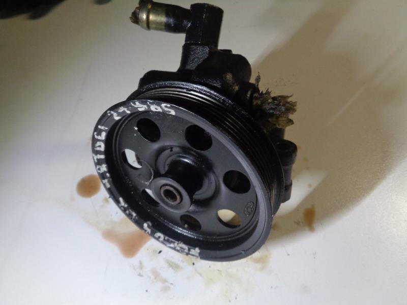 Pompe de direction FORD FOCUS 1 Diesel - 1
