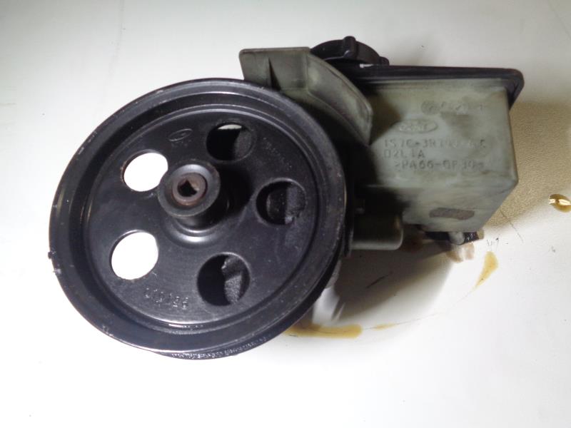 Pompe de direction FORD MONDEO 2 Essence - 1