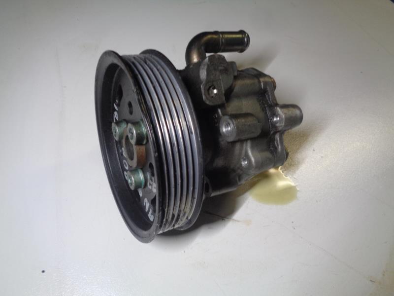 Pompe de direction VOLKSWAGEN GOLF 4 Essence - 1