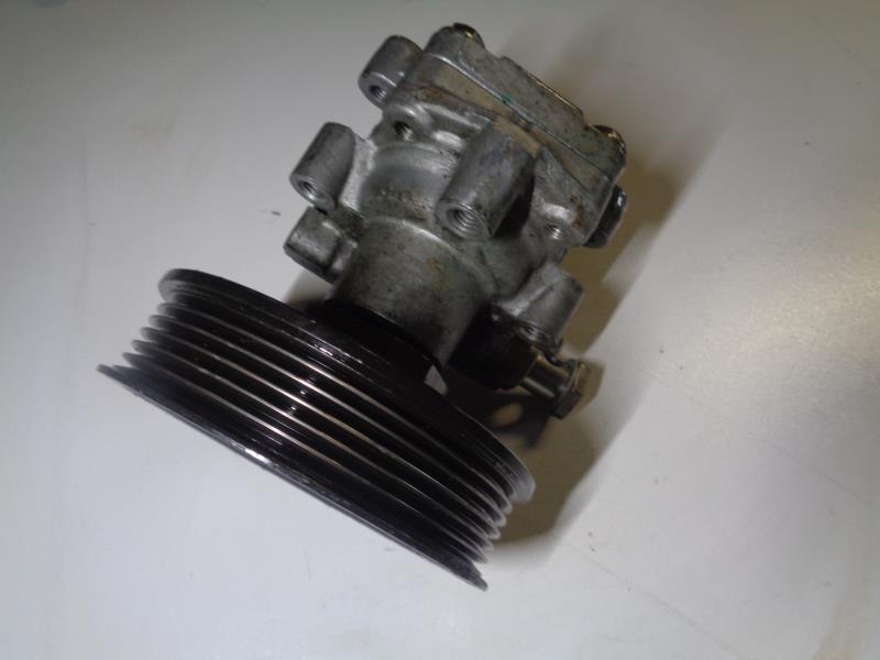 Pompe de direction VOLKSWAGEN GOLF 4 Essence - 1
