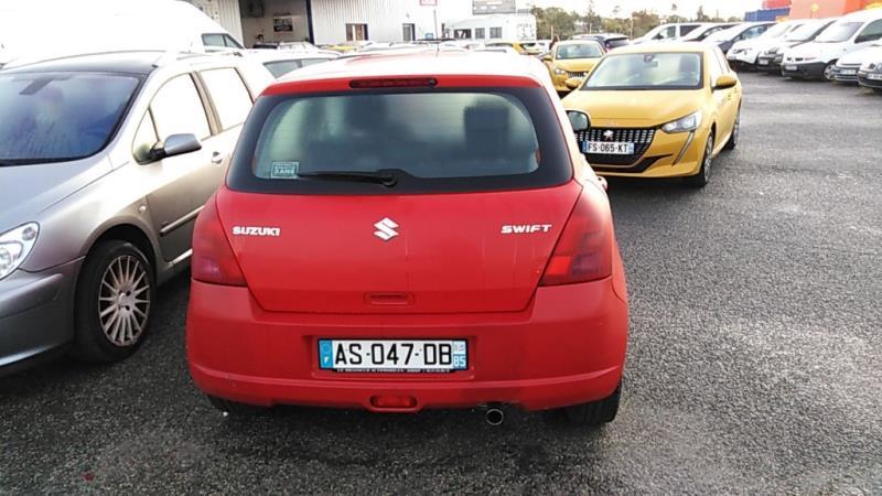 Serrure avant gauche SUZUKI SWIFT 3 Diesel - 1