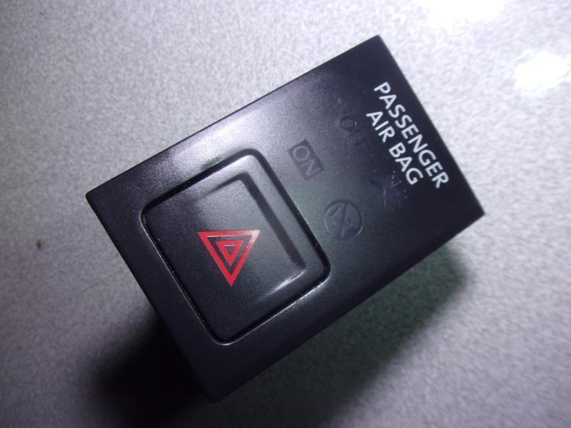 Bouton de warning VOLKSWAGEN GOLF 7 PHASE 2 Essence - 1