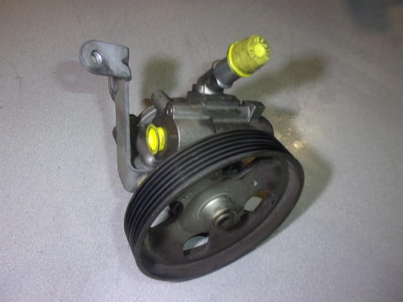 Pompe de direction PEUGEOT 407 PHASE 1 Diesel - 1